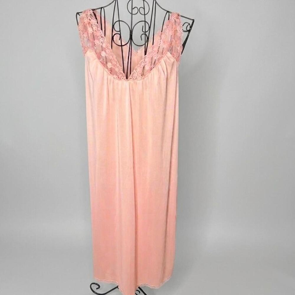 Vintage Vanity Fair Peach Lace Nightgown Full Length Slip Dress Coquette Medium
